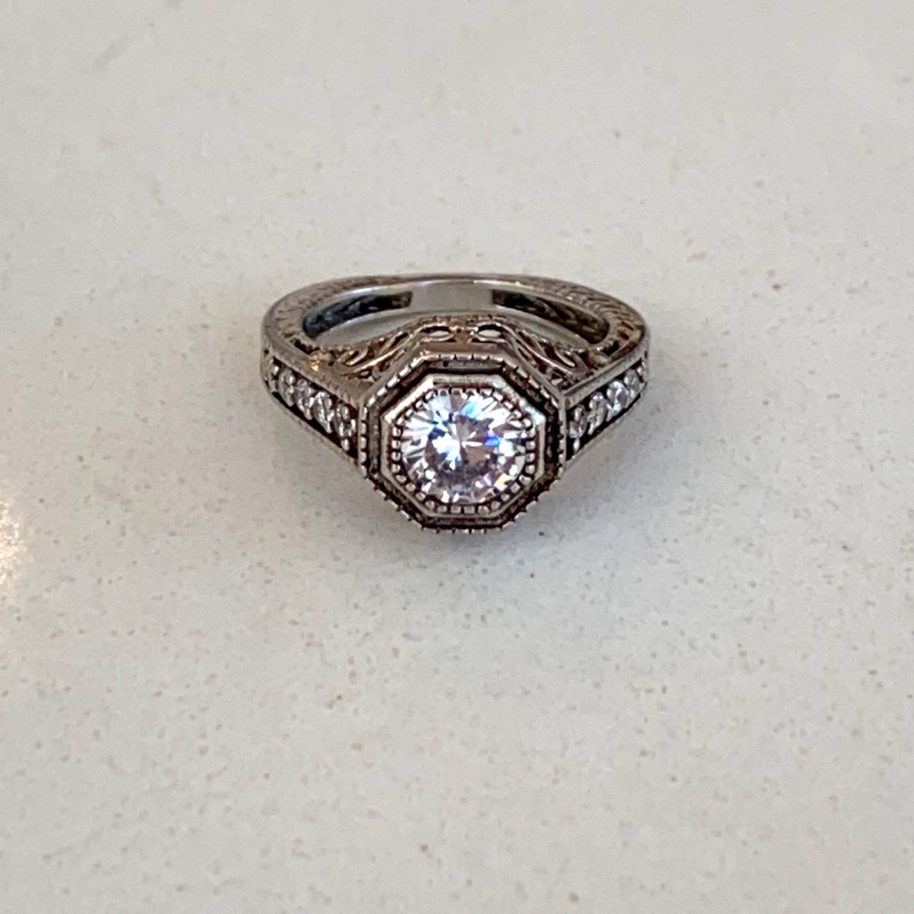 Ring - Picture 2 of 4